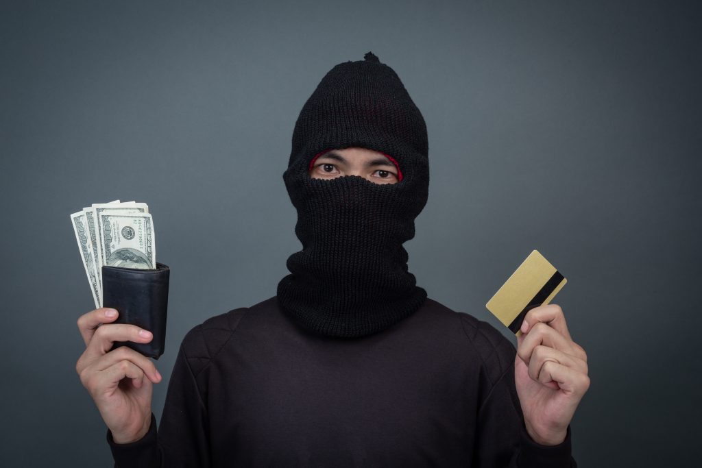 مشارکت در جرم کلاهبرداری 2 وکیل کیفری در مشهد