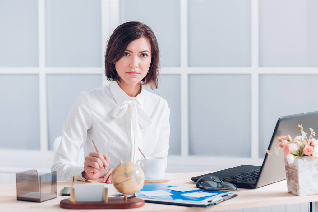 وکیل در خرمآباد 1 وکیل در خرمآباد