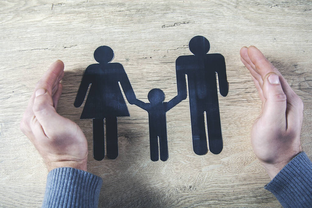 بهترین وکیل خانواده در قزوین چطور از موکلین خود پشتیبانی میکند؟ 8 وکیل خانواده در قزوین