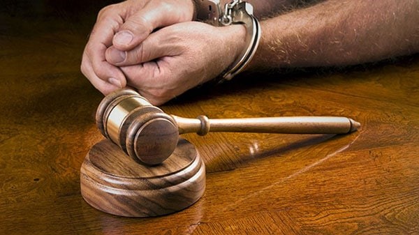 وکیل کلاهبرداری در رشت، پشتیبان شما در پرونده های کیفری 2 کلاهبرداری اینترنتی