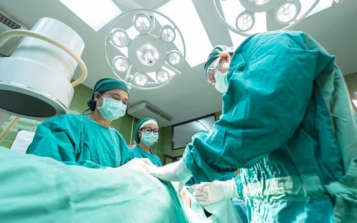 آیا اجازه شوهر برای عمل جراحی زن لازم است؟ 1 اجازه شوهر برای عمل جراحی زن