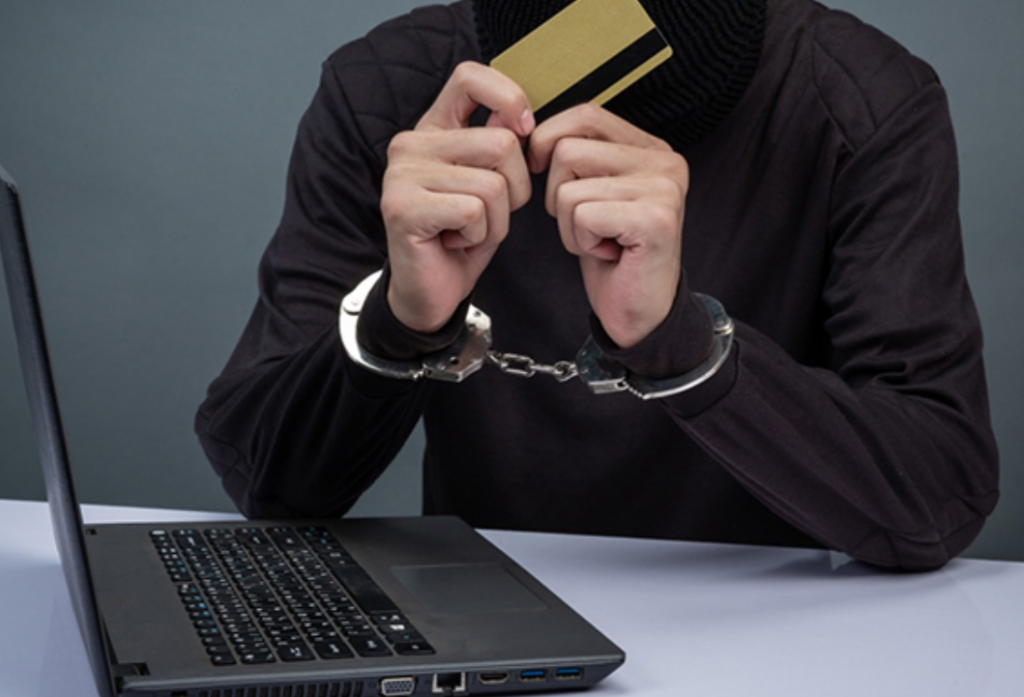 وکیل کلاهبرداری در نصرتآباد 3 جرم کلاهبرداری