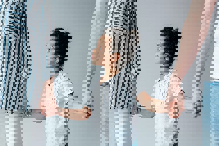شرایط ملاقات با فرزند قبل از طلاق چیست؟ 2 حضانت فرزند