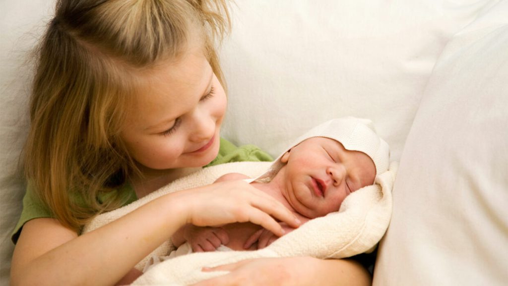 ملاقات فرزند در کلانتری چه شرایطی دارد؟ 2 ملاقات با فرزند