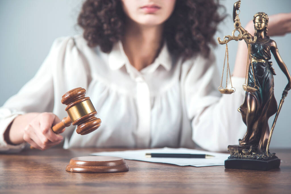 ارتباط با وکیل در باغچه 2 ارتباط با وکیل خانم در باغچه