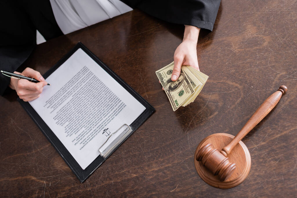 ارتباط با وکیل در باغچه 1 وکیل پایه یک دادگستری در مشهد - مشاوره حقوقی