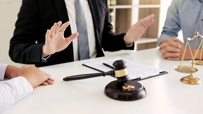 وکیل برای طلاق از طرف زن در مشهد 1 وکیل پایه یک دادگستری در مشهد - مشاوره حقوقی